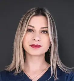 Dr. Alexandra Oltenescu Doctor SKiN