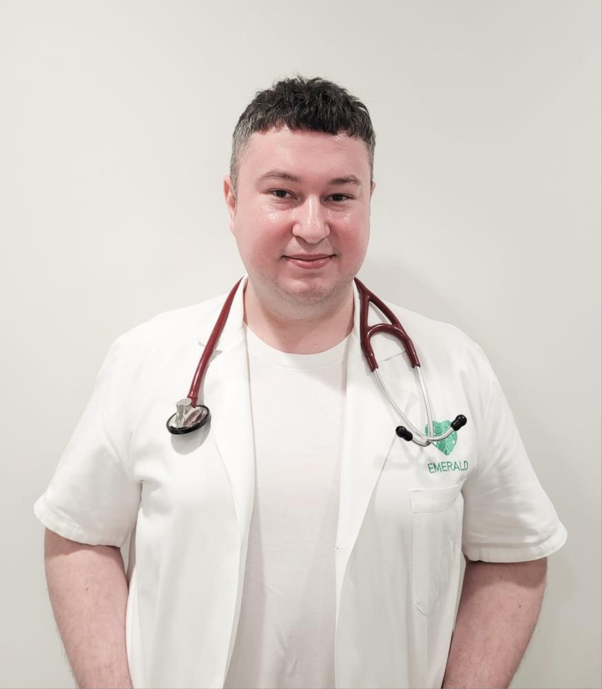 Dr. Robert Adam  Centrul Medical Emerald