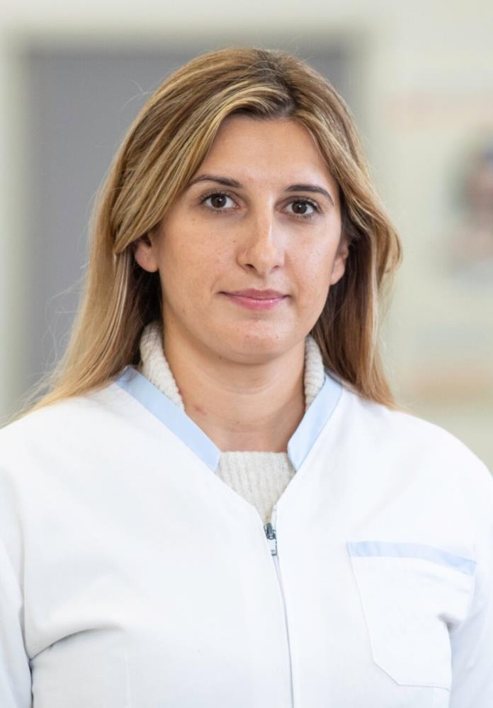 Dr. Adela Urdareanu 
